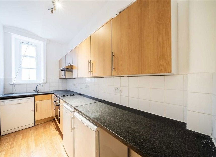 Flat Kensington Gore in City of Westminster