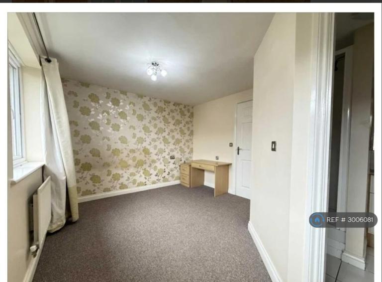House Leeds Close in Corby