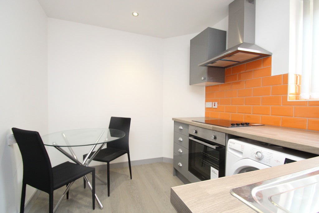 Flat Anlaby Road in Hull