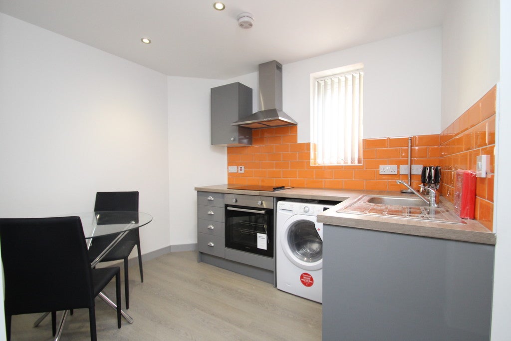 Flat Anlaby Road in Hull