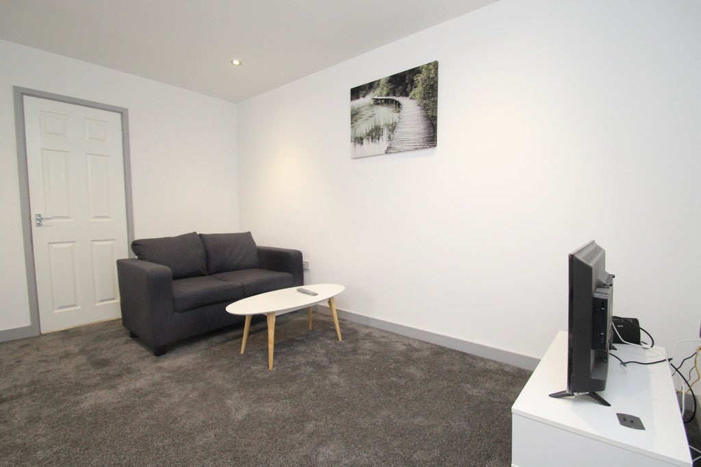 Flat Anlaby Road in Hull