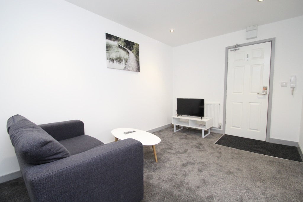 Flat Anlaby Road in Hull