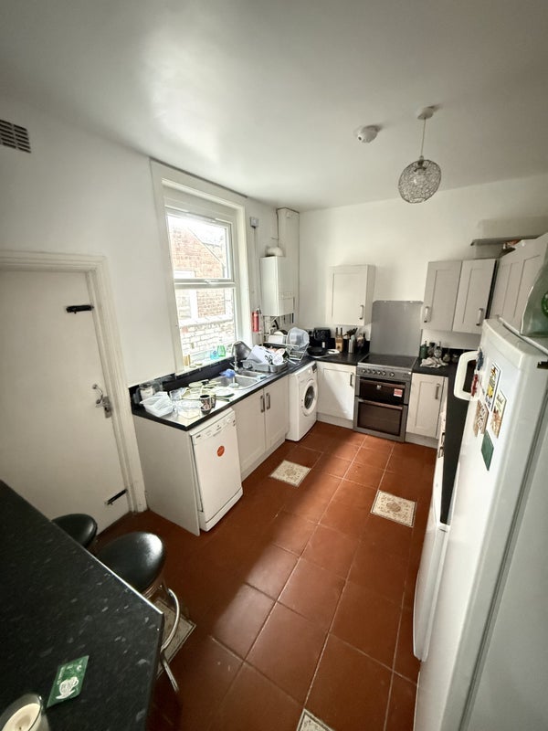 Room Furness Road in Manchester