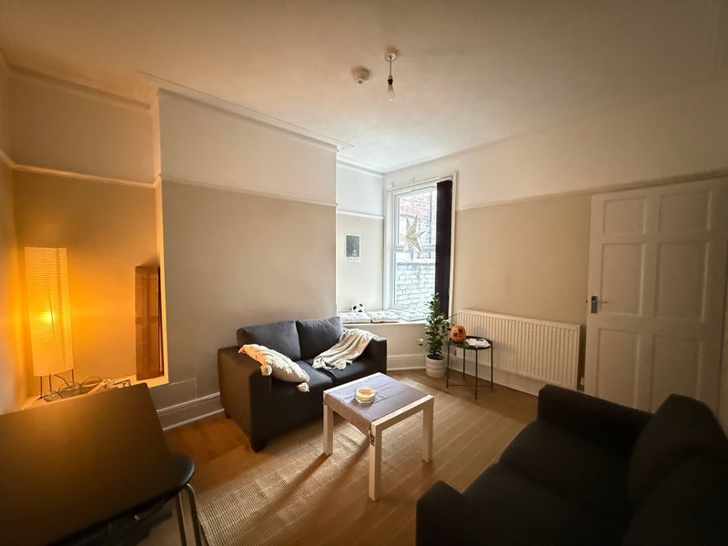 Room Furness Road in Manchester