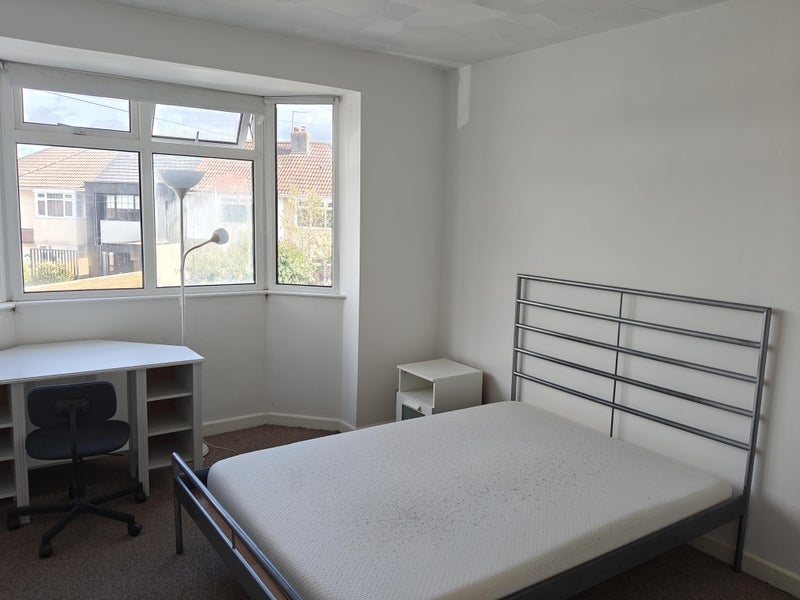 Room Charles Road in Bristol