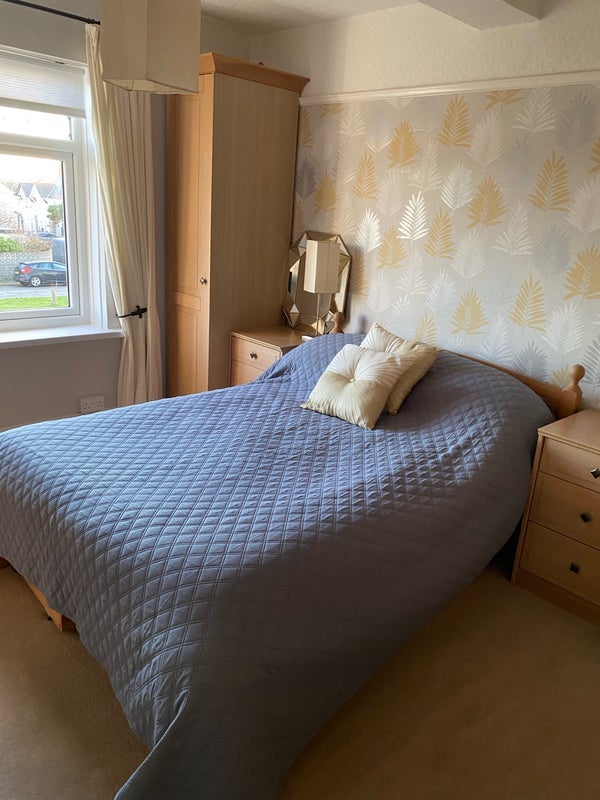 Room Fairfax Crescent in Porthcawl