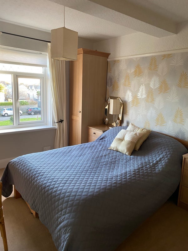 Room Fairfax Crescent in Porthcawl