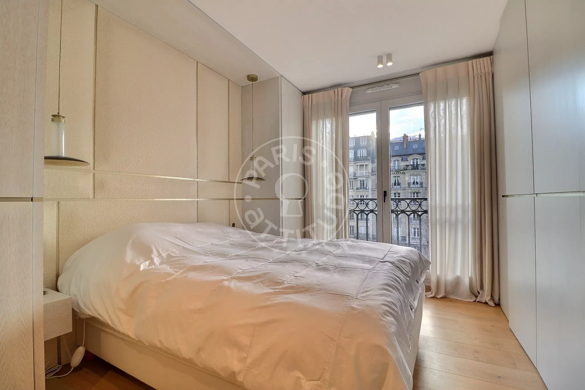 Appartement Place Adolphe Chérioux à Paris