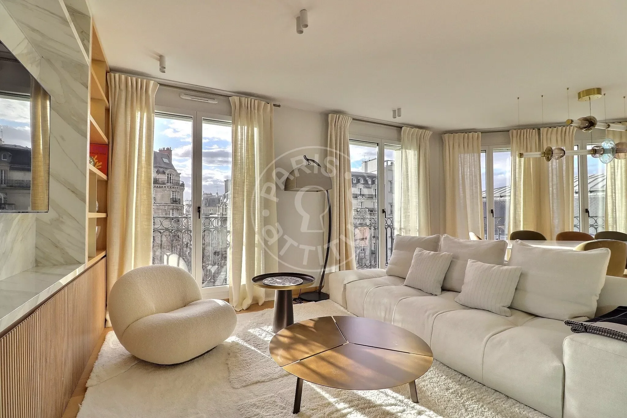 Appartement Place Adolphe Chérioux à Paris