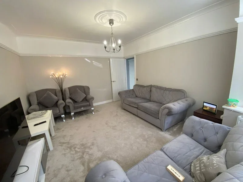 Room Hickman Road in Greater London