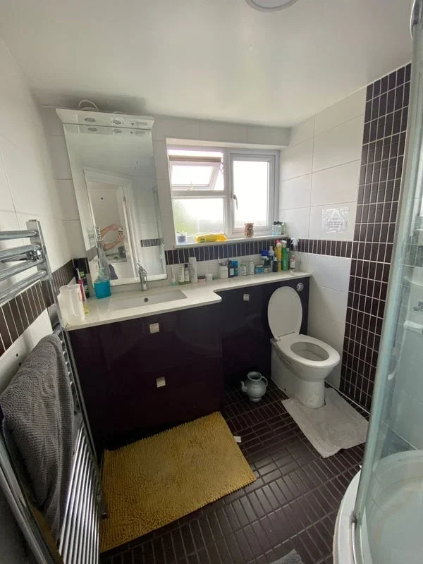 Room Hickman Road in Greater London