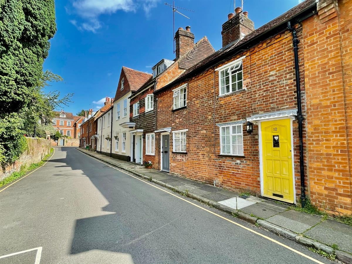 House Middle Church Lane in Waverley