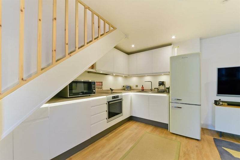 House Christchurch Close in Greater London