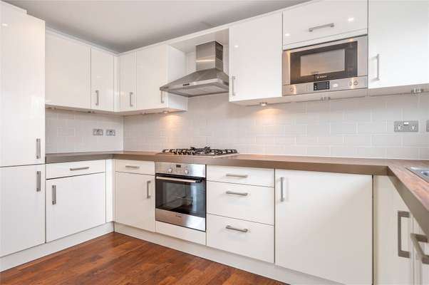 Flat Baltic Street West in Greater London