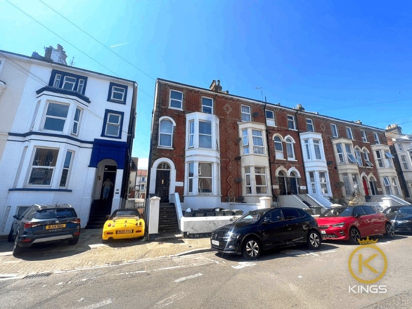 Flat Osborne Road in Portsmouth