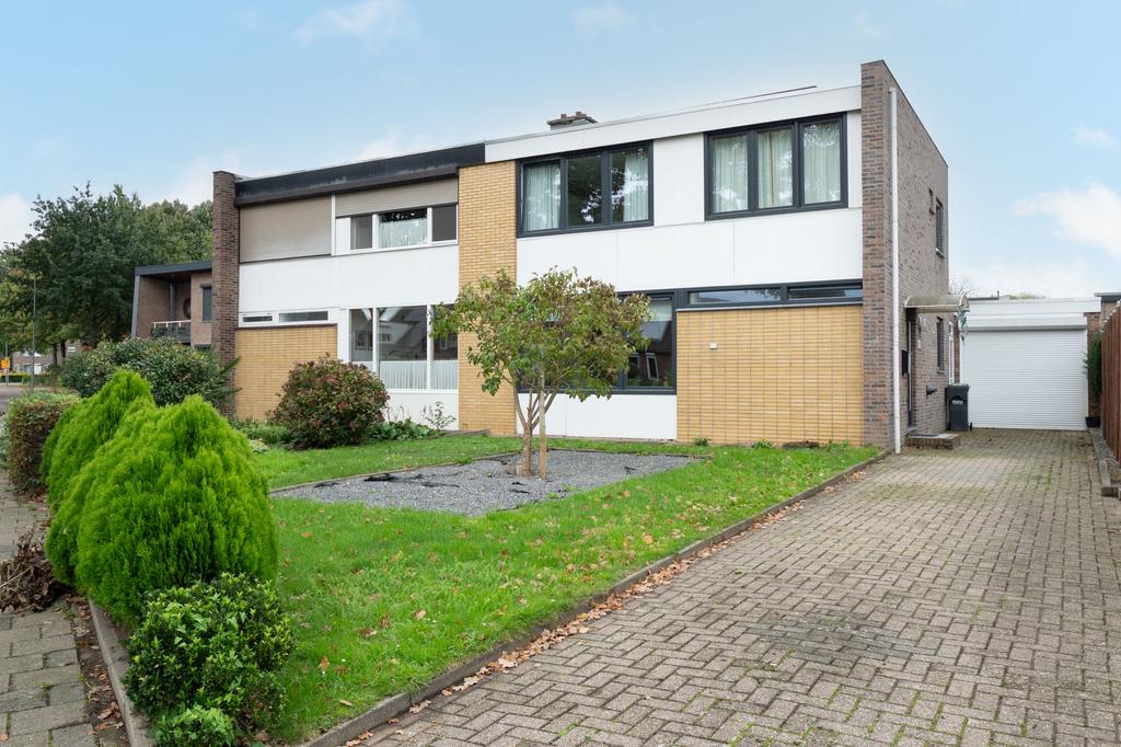 Huis Parkweg 52 in Born