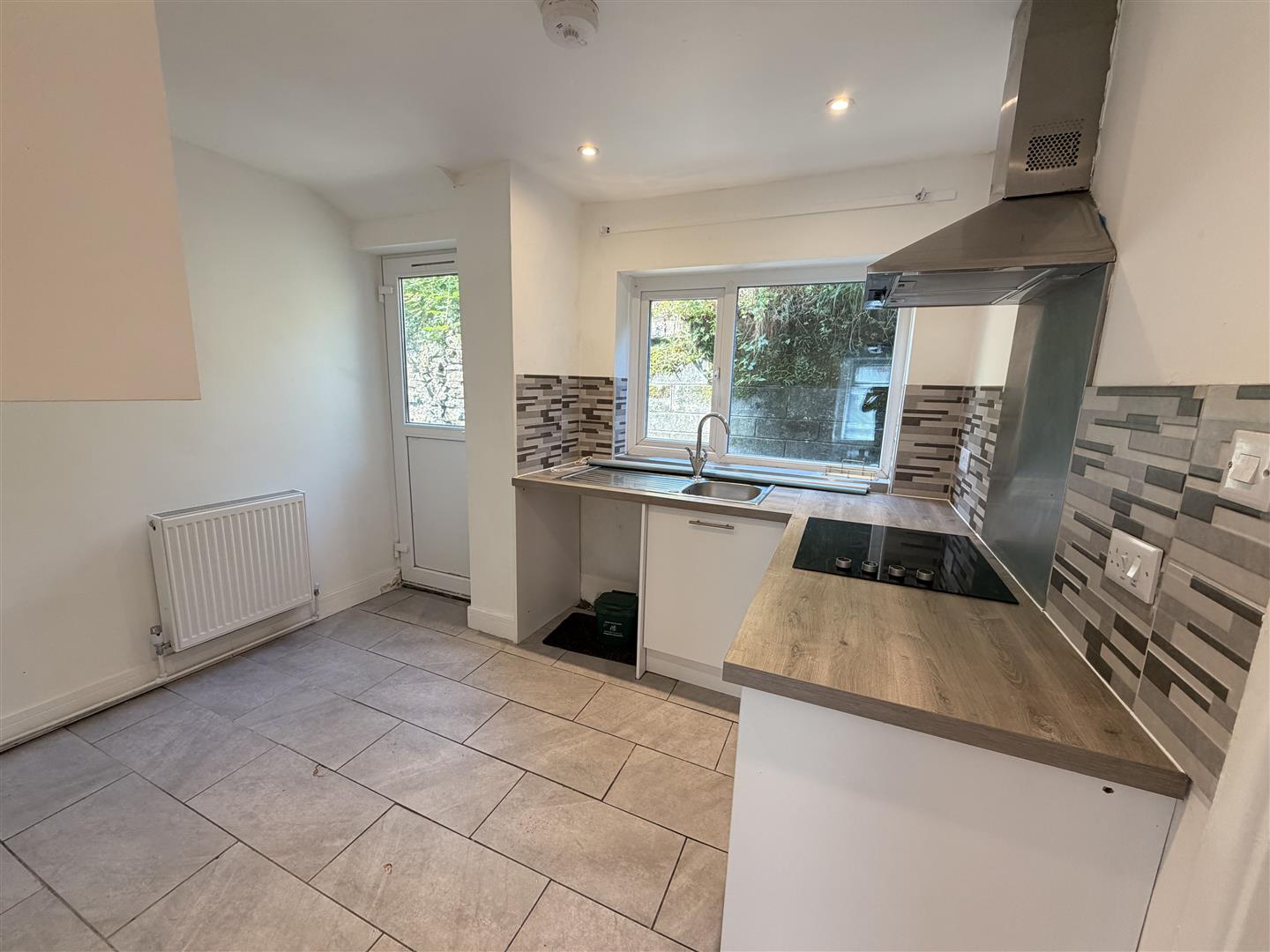 Flat Penygraig Road in Tonypandy