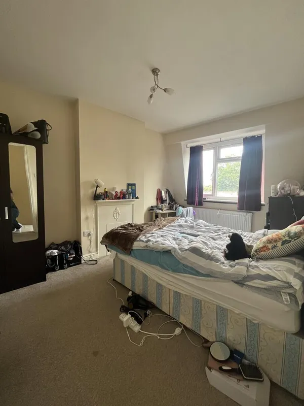 Flat Park Parade in Greater London