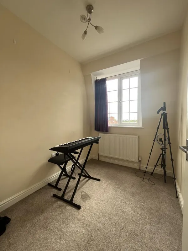 Flat Park Parade in Greater London