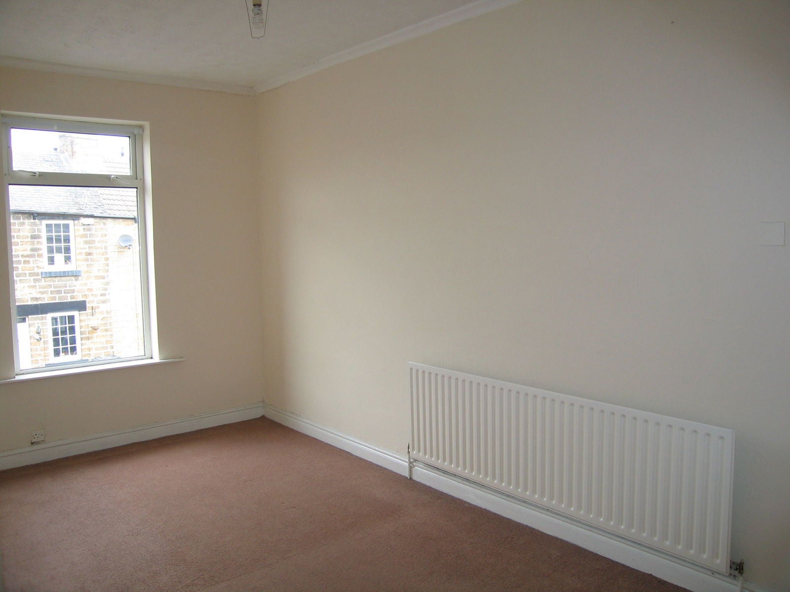 Flat Cornfall Place in Barnsley