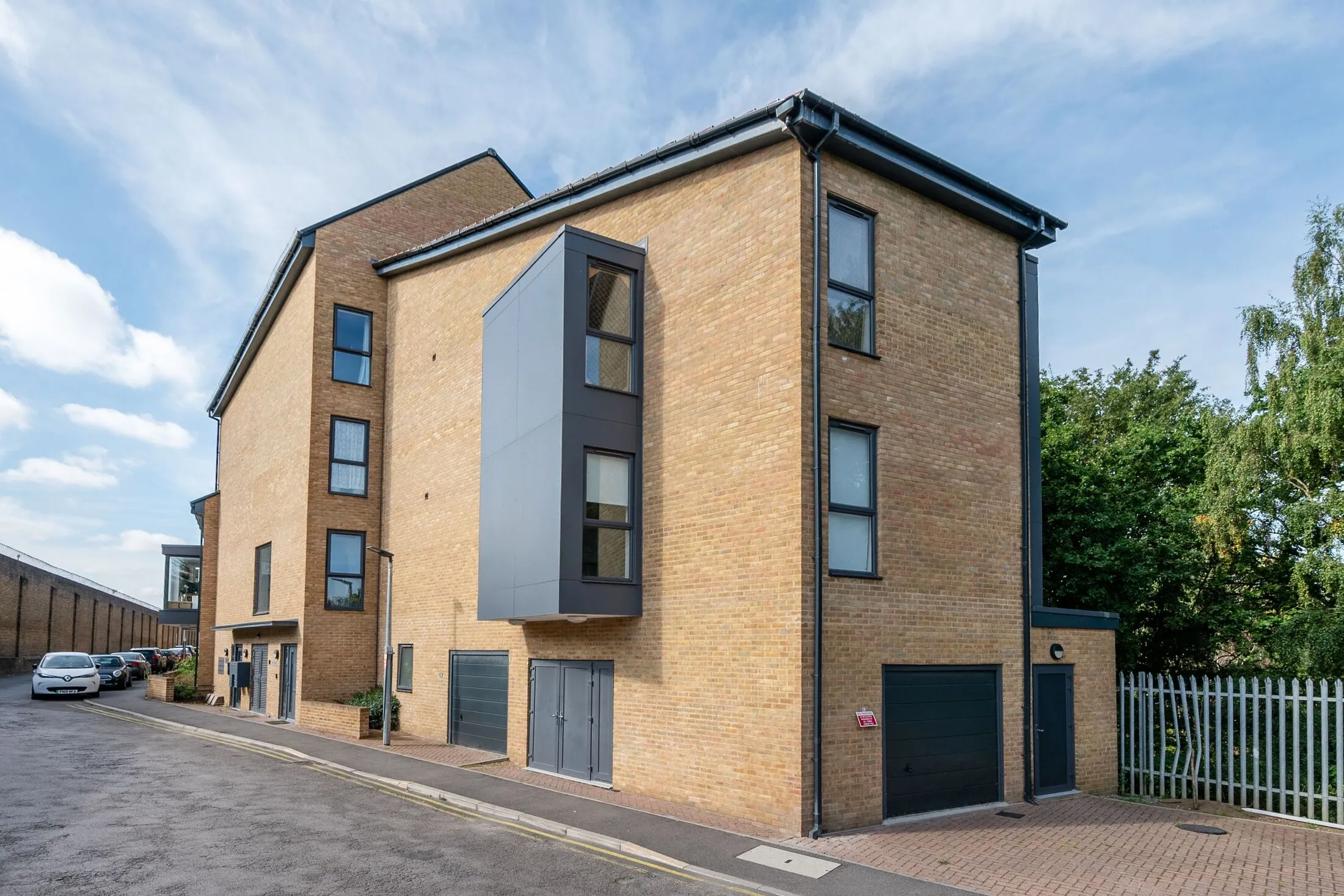 Flat Heathfield Square in Greater London