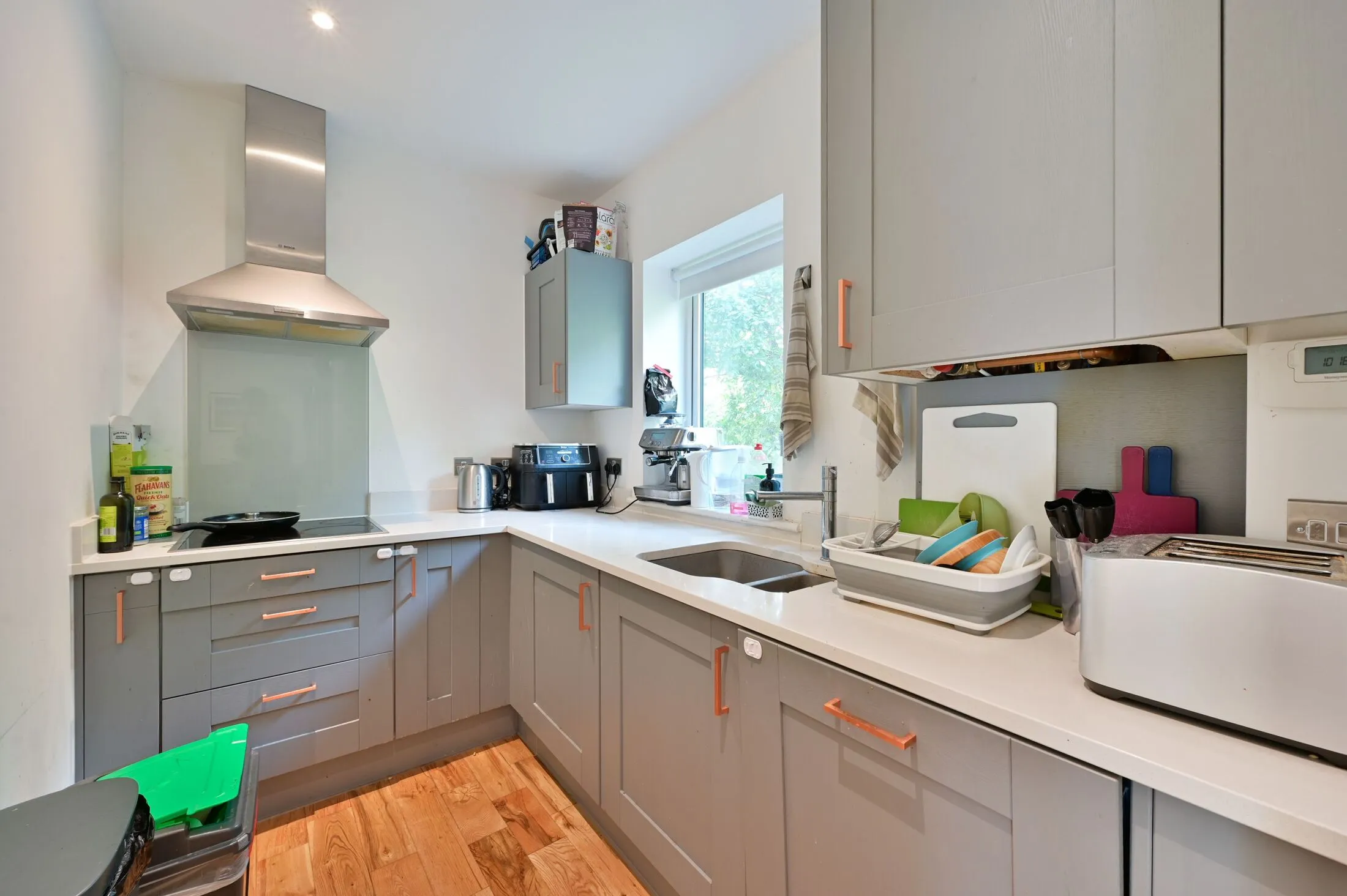 Flat Heathfield Square in Greater London