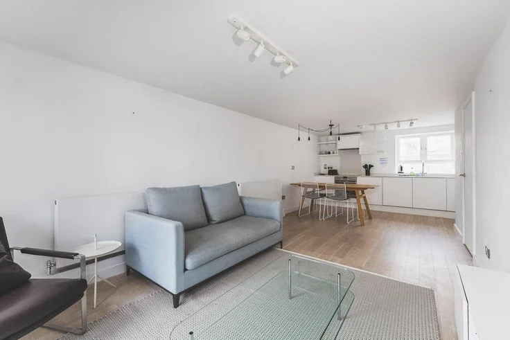 Flat Ebury Street in City of Westminster