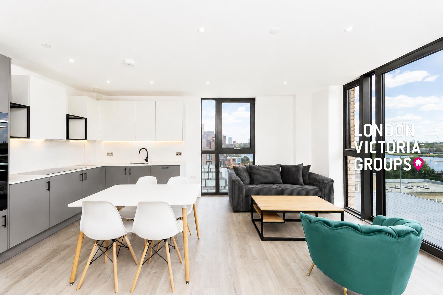 Flat Coster Avenue in Greater London