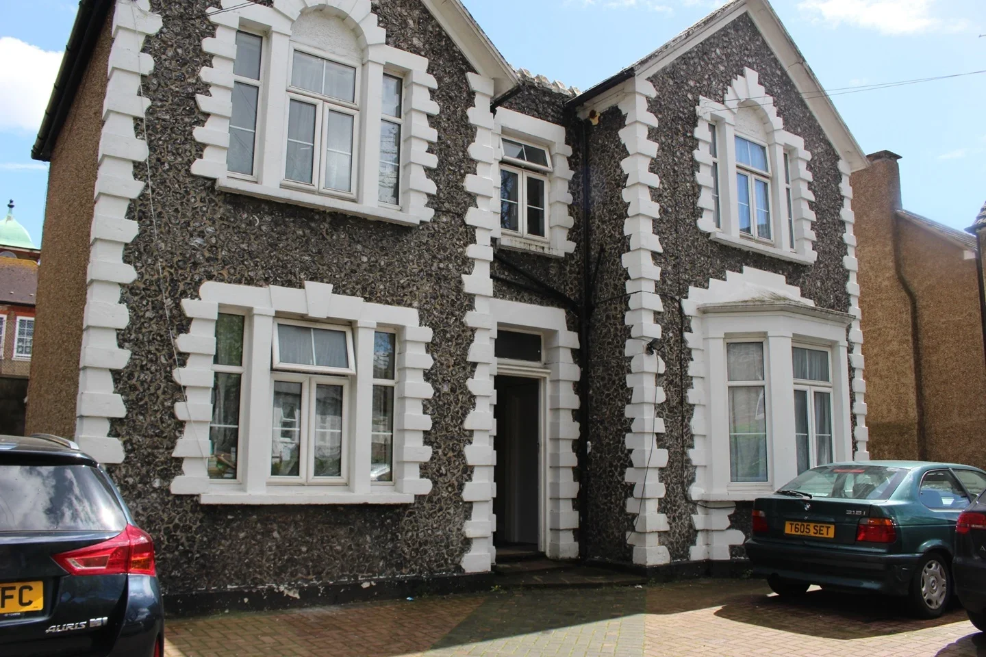 Flat Mellison Road in Greater London