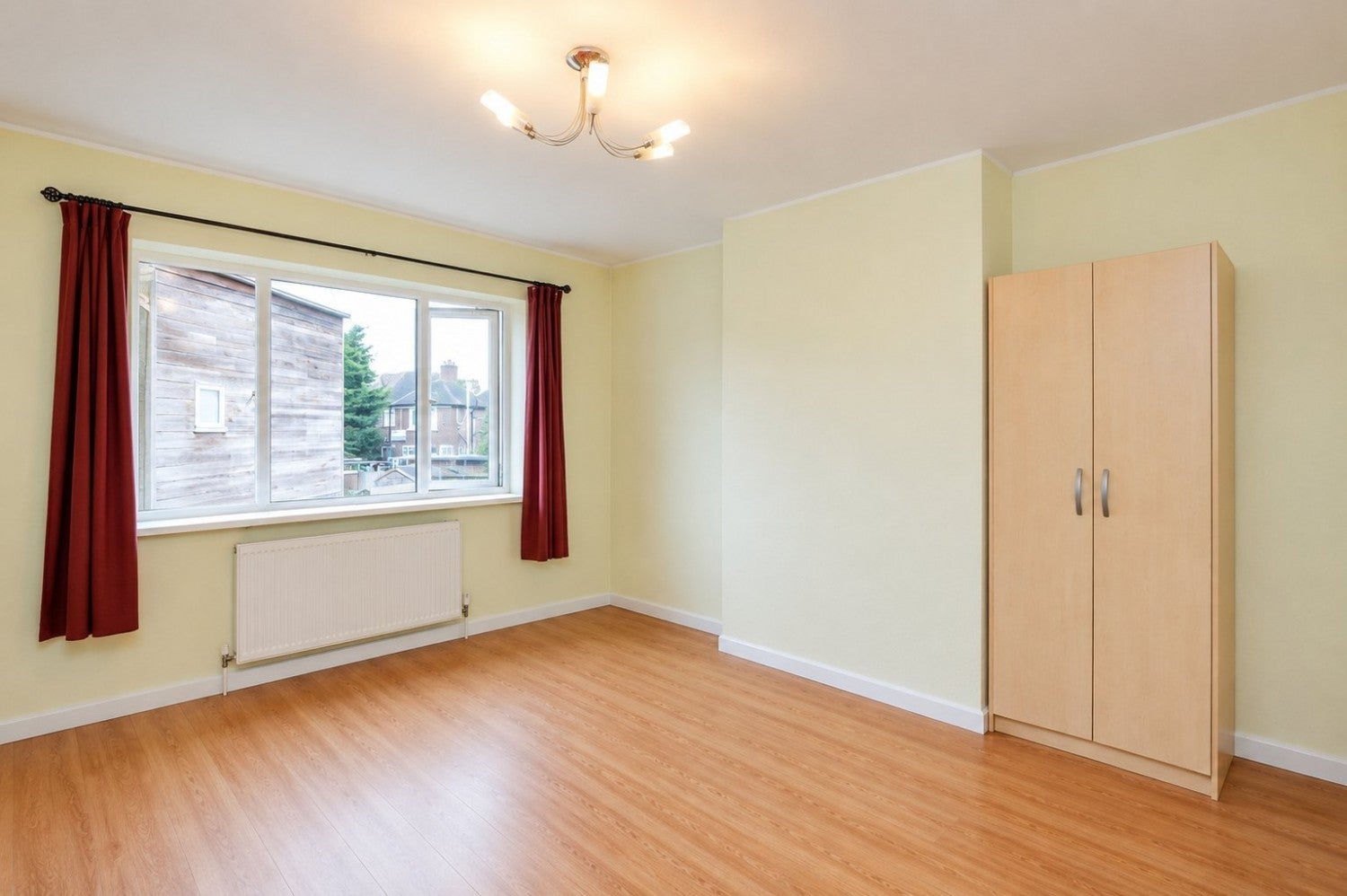 Flat Greenford Road in Greater London