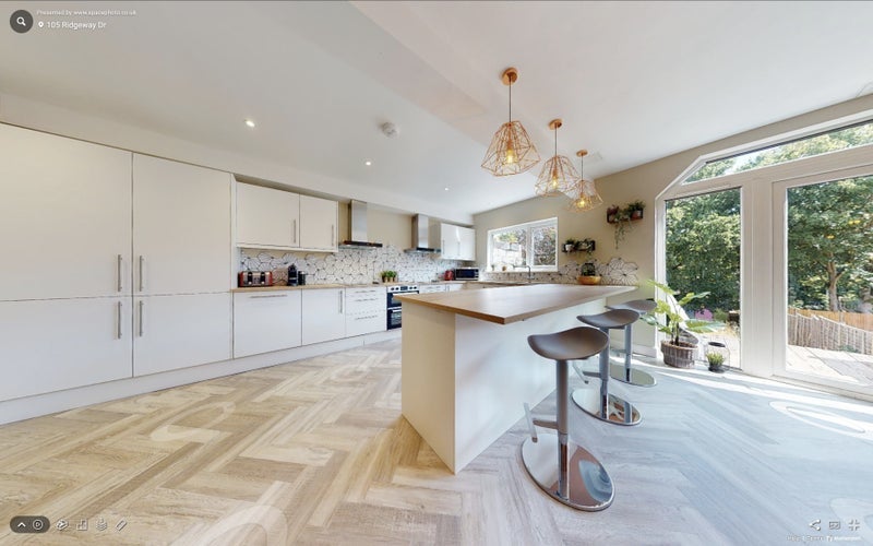 Room Ridgeway Drive in Greater London