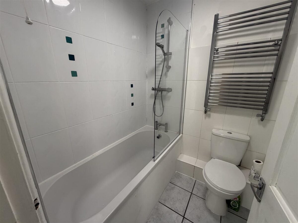 Flat Hadleigh Court in Broxbourne