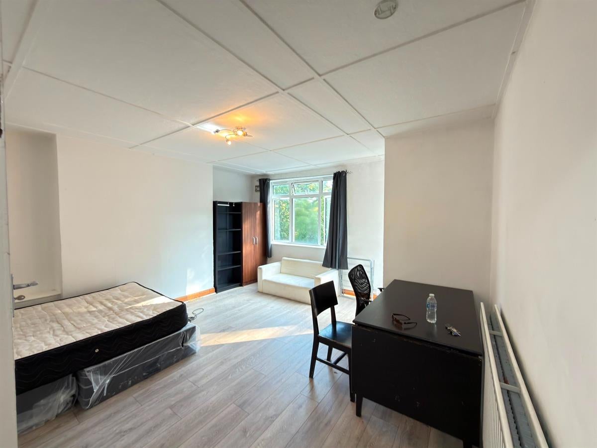 Flat Harrington Square in Greater London