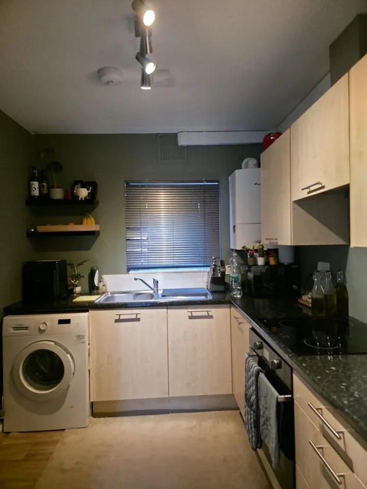 Flat Sheen Road in Greater London