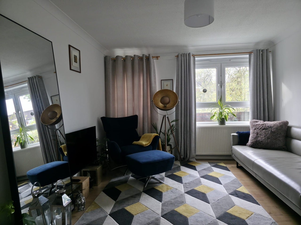 Flat Sheen Road in Greater London