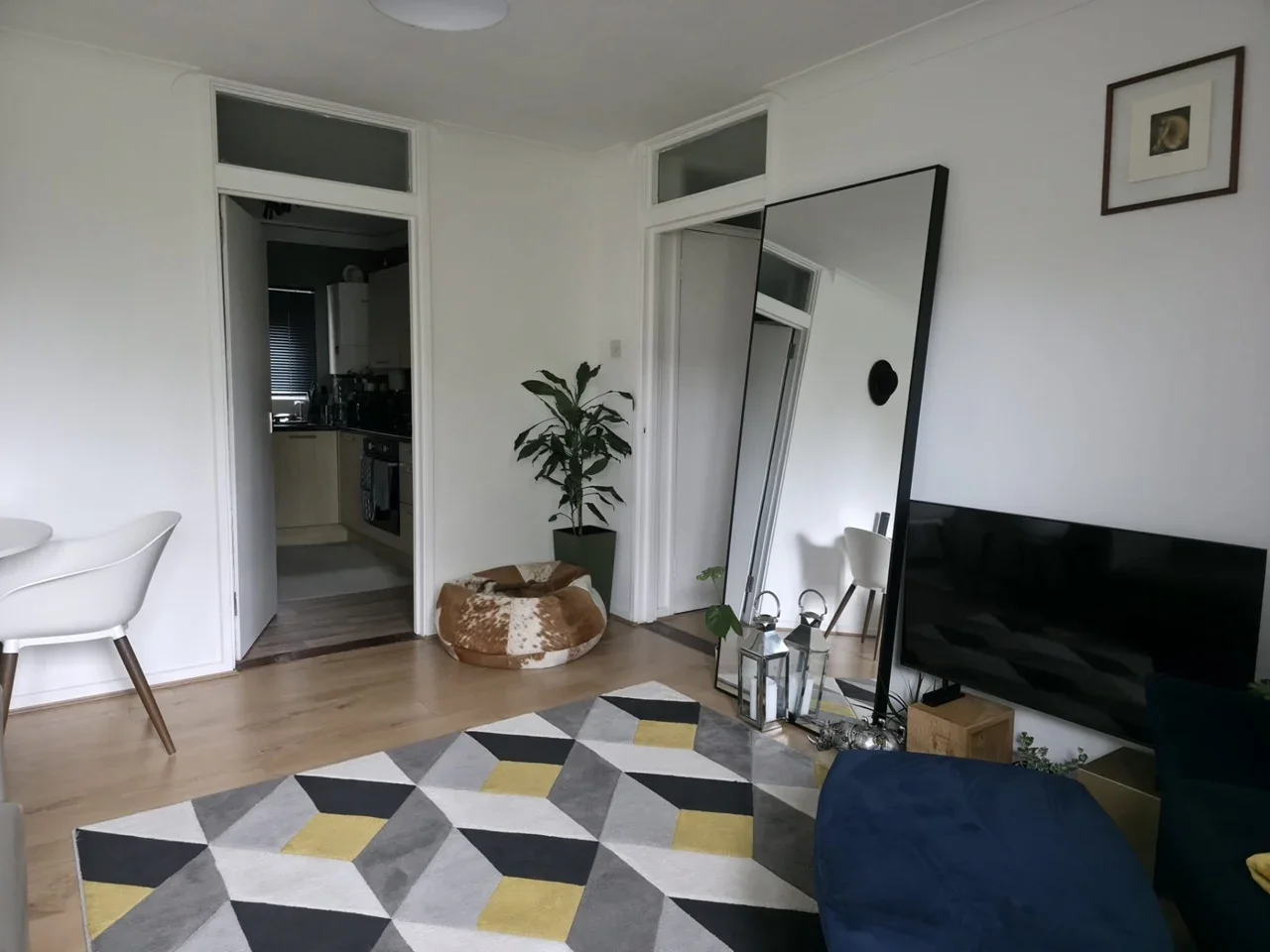 Flat Sheen Road in Greater London