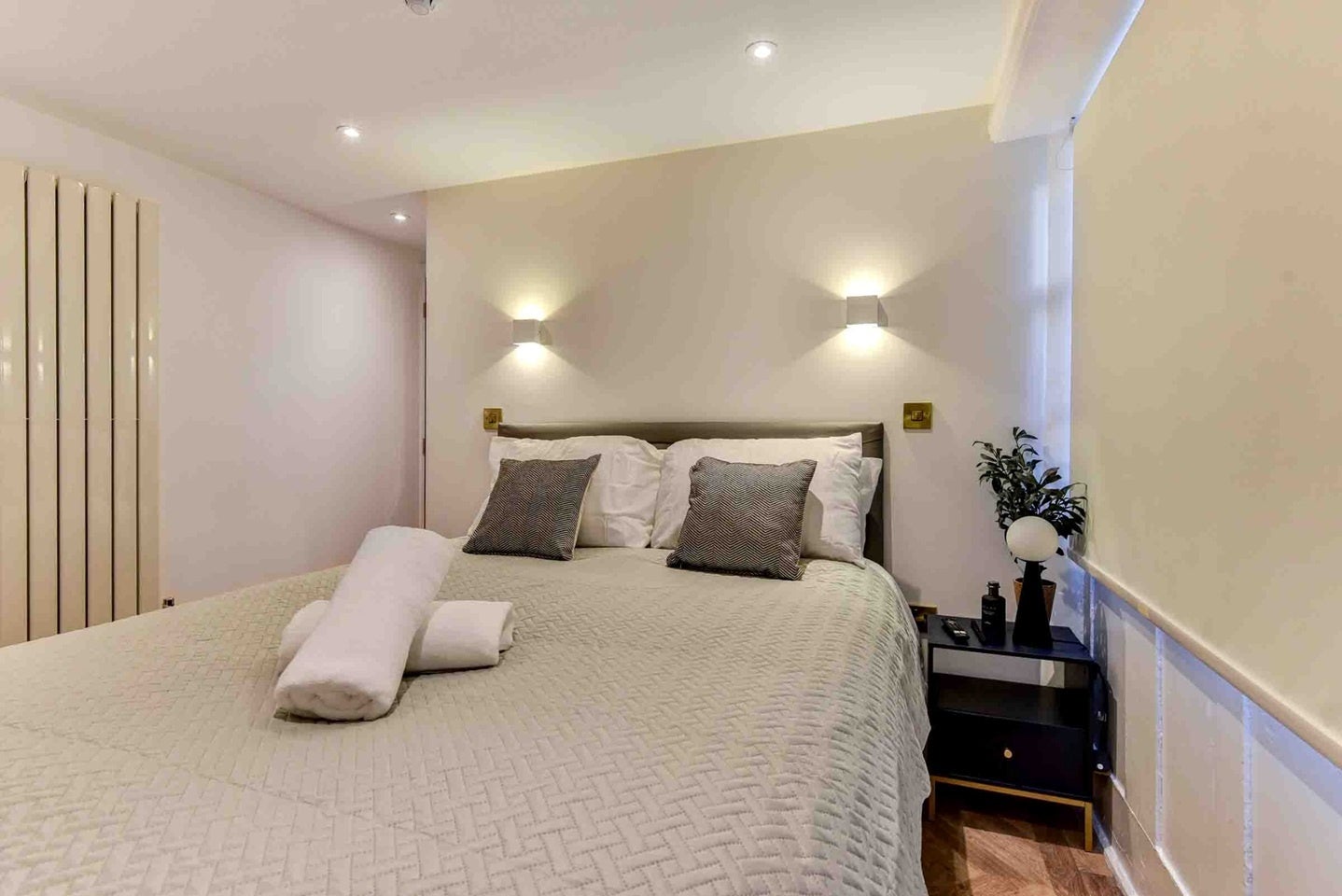 Flat Marine Square in Brighton