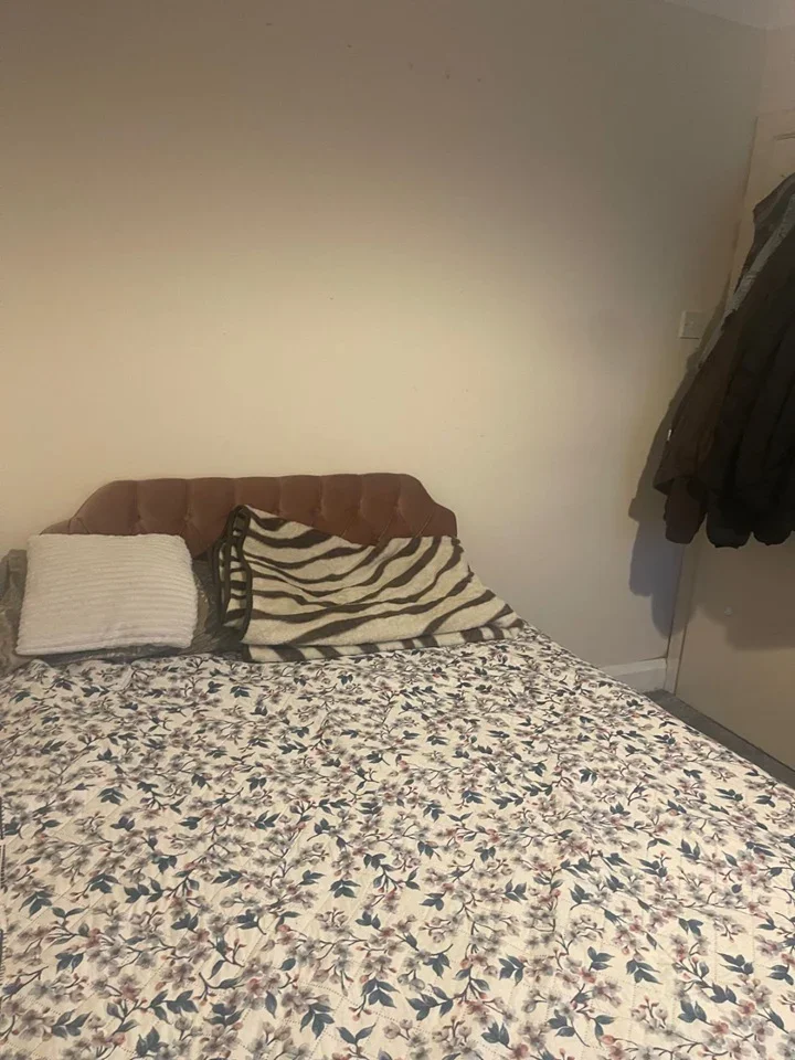 Room Pield Heath Road in Greater London
