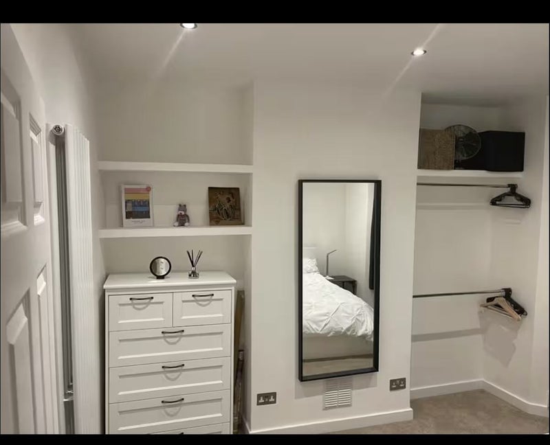 Room Naylor Road in Greater London