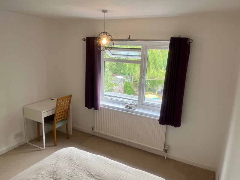 Room Withey Close West in Bristol