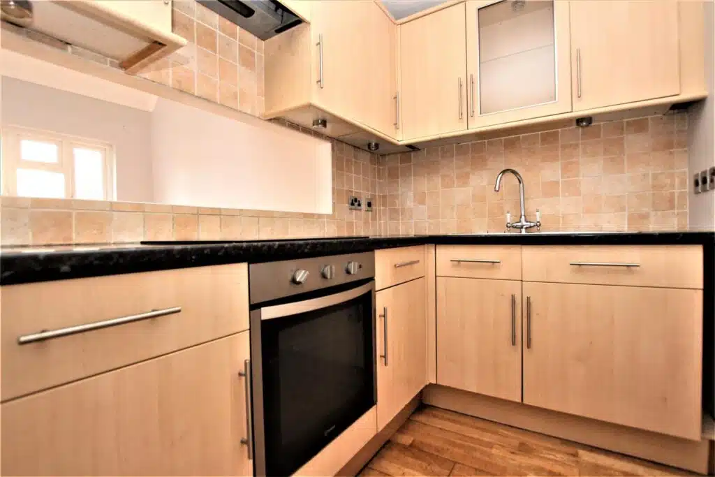 Flat Heathlee Road in Greater London
