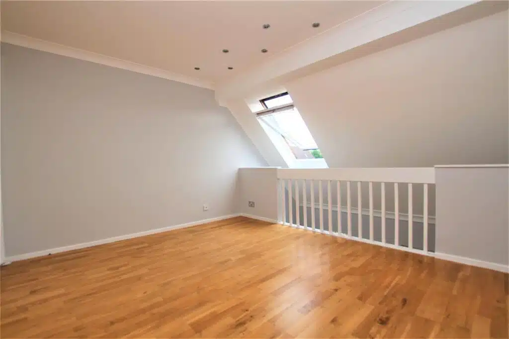 Flat Heathlee Road in Greater London