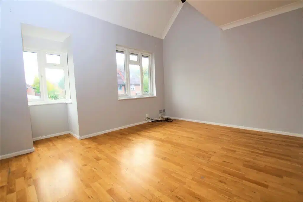 Flat Heathlee Road in Greater London