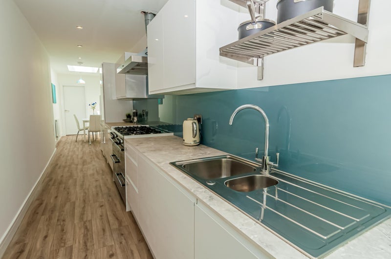 Room Spur Road in Greater London