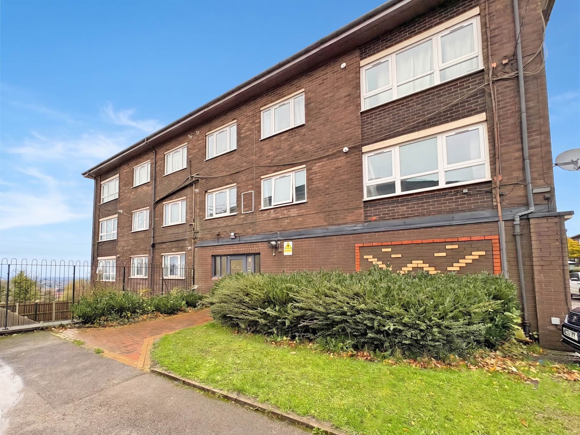 Flat Longfellow Crescent in Shaw