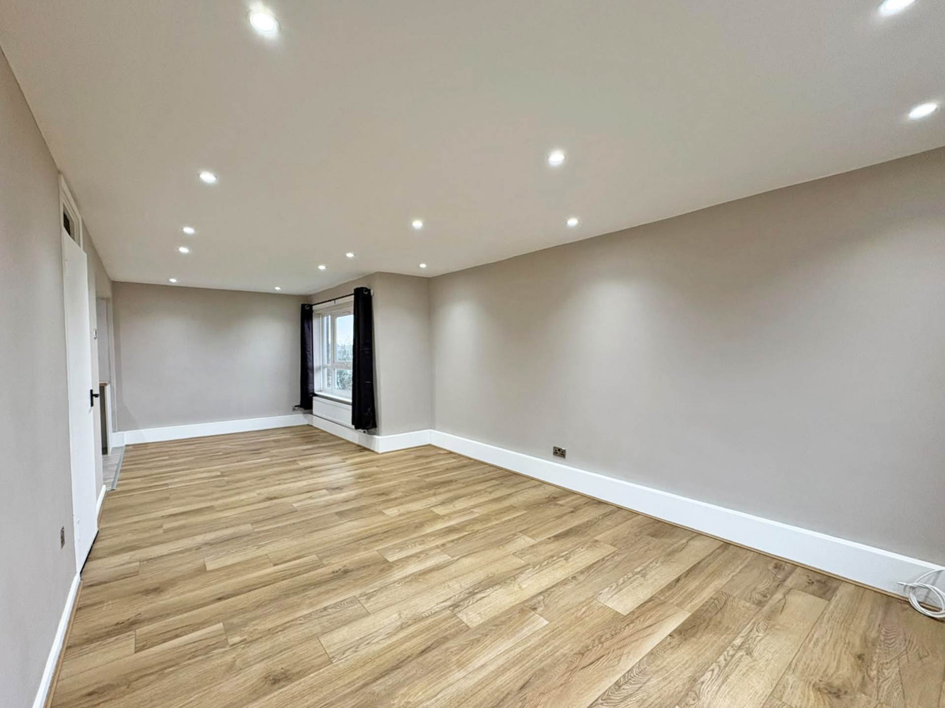 Flat Longfellow Crescent in Shaw