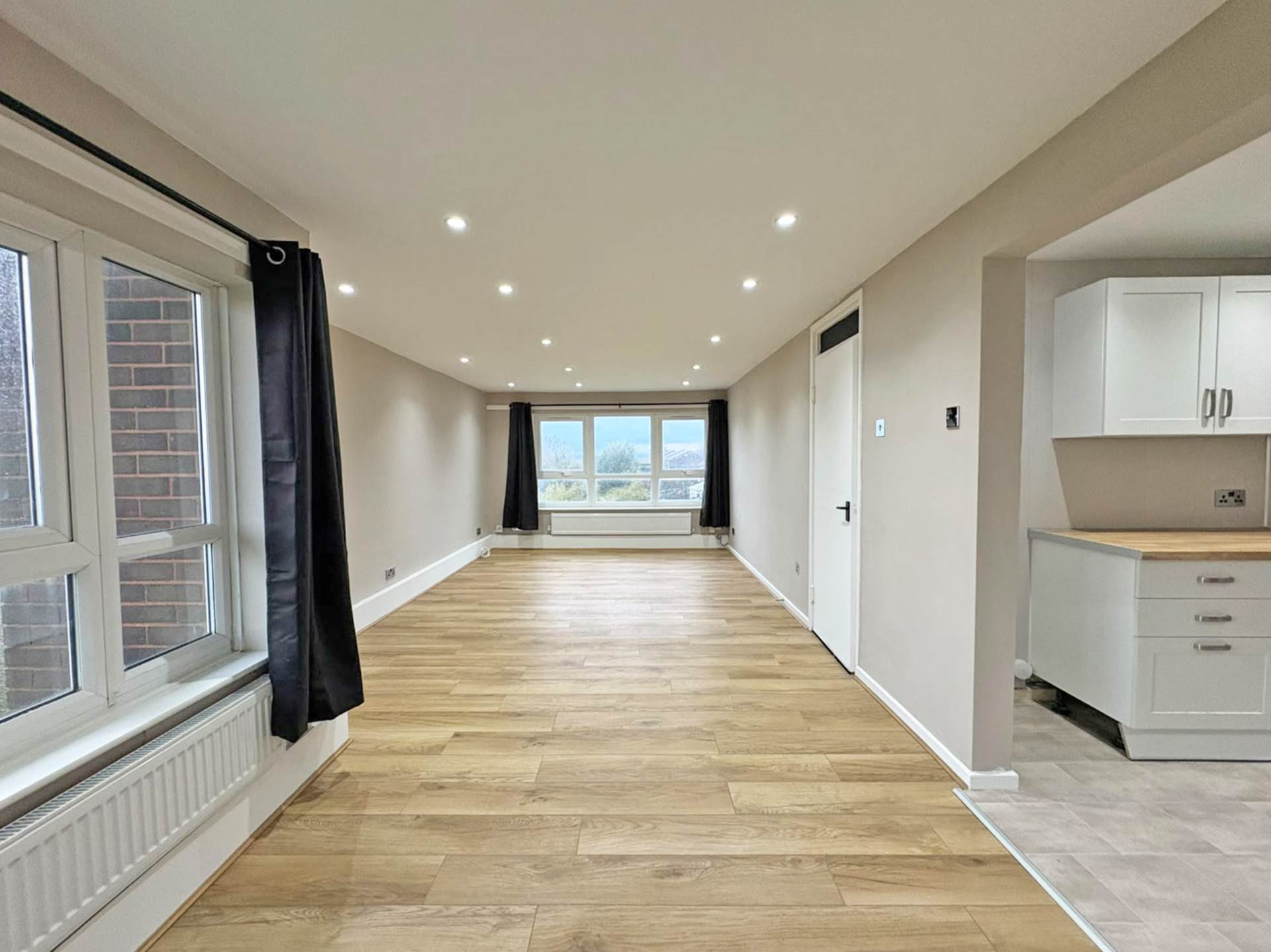 Flat Longfellow Crescent in Shaw