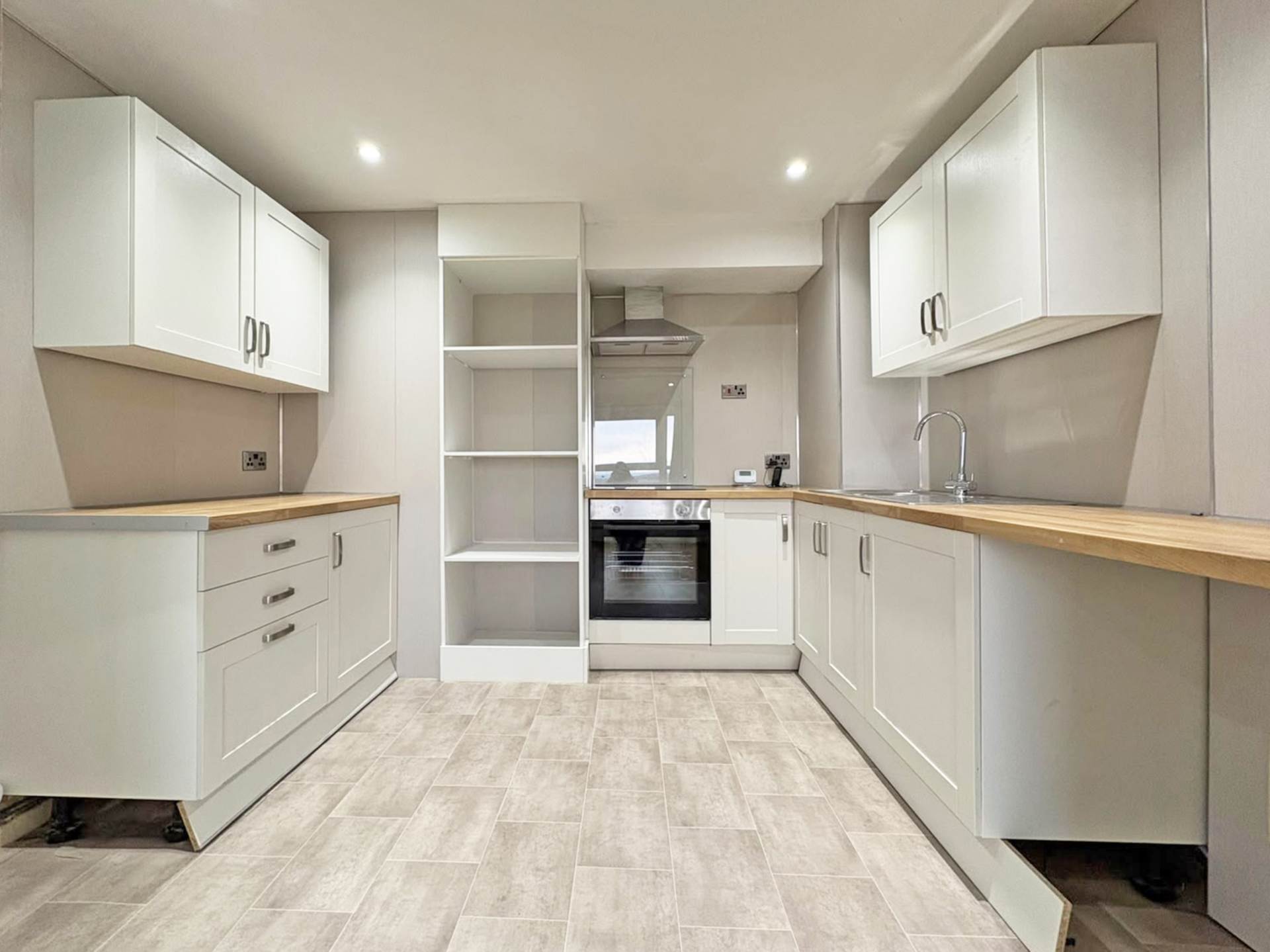 Flat Longfellow Crescent in Shaw