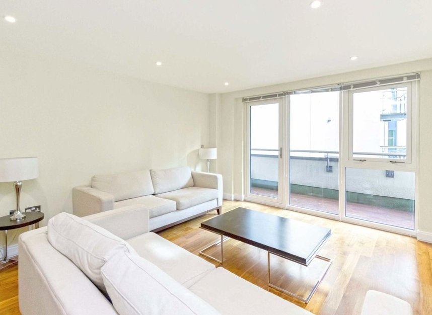 Flat Clerkenwell Road in Greater London