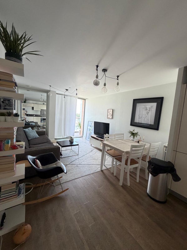 Room Cornmill Lane in Greater London